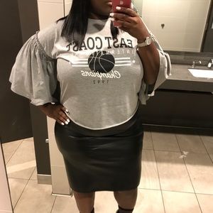 Shrit with balloons sleeves